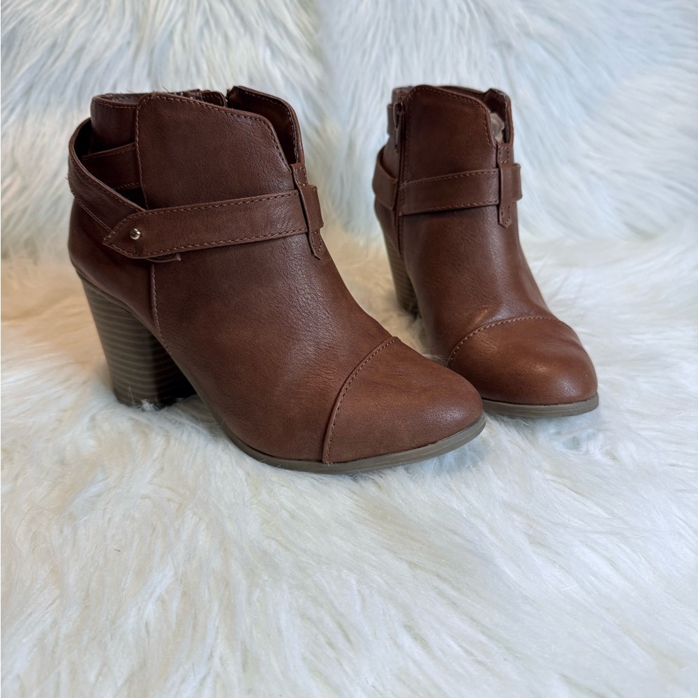 LC Lauren Conrad Brown Ankle Booties